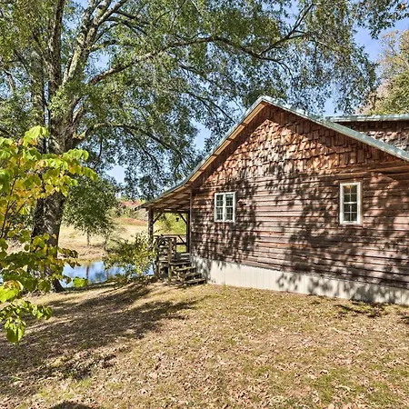 Idyllic Cabin With Fire Pit, Kayak On-Site!